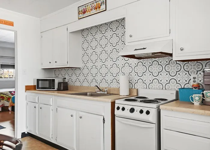 Apartment 2 Bed1 Bath On The Boardwalk By The Inlet *